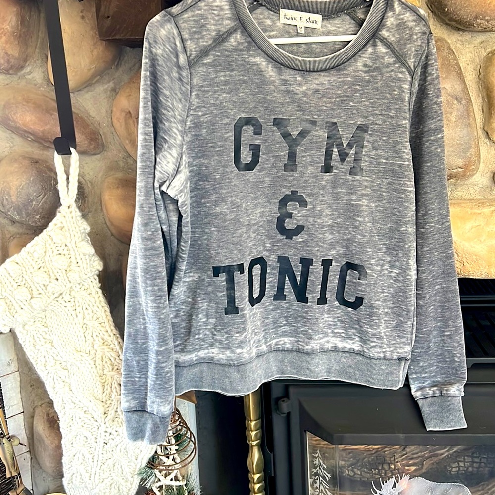 Twine & Stark top size Medium